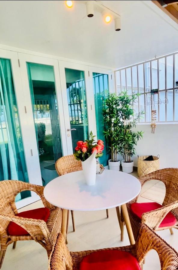 Isla Verde Frente A La Playa Y Piscina, Centrico Y Accesible Сан Хуан Екстериор снимка