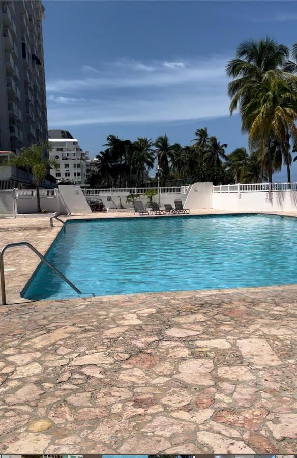 Isla Verde Frente A La Playa Y Piscina, Centrico Y Accesible Сан Хуан Екстериор снимка
